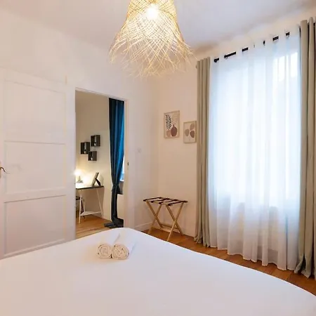 Bohemian Bakoua & Chesterfield Cottage, Hyper-centre Appartamento *